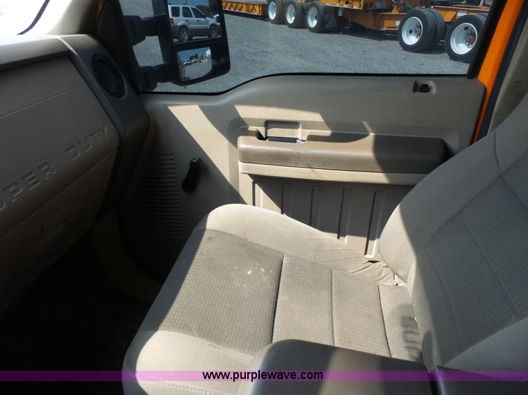 image for item J2787 2010 Ford F250 XL SuperCab pickup truck