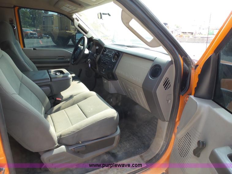 image for item J2787 2010 Ford F250 XL SuperCab pickup truck