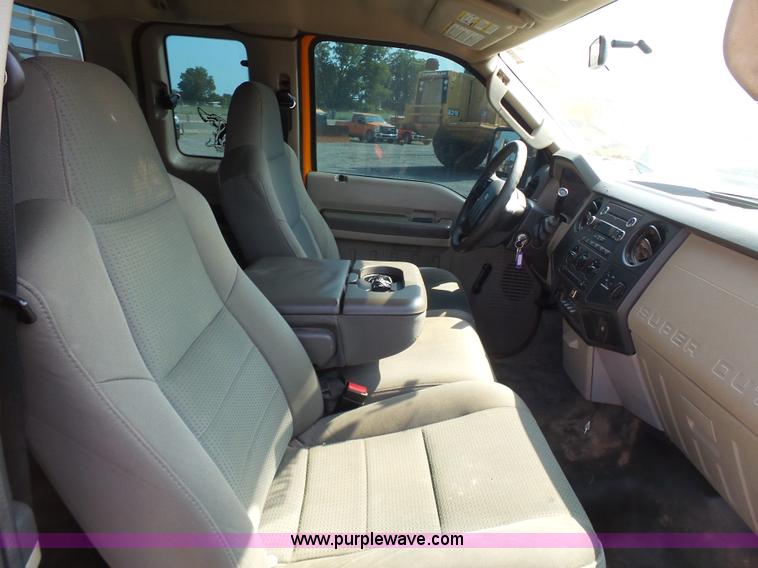 image for item J2787 2010 Ford F250 XL SuperCab pickup truck