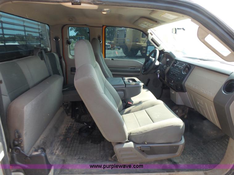 image for item J2787 2010 Ford F250 XL SuperCab pickup truck