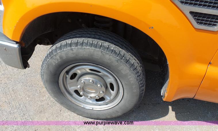 image for item J2787 2010 Ford F250 XL SuperCab pickup truck