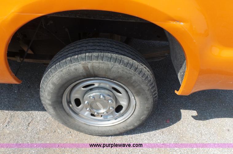 image for item J2787 2010 Ford F250 XL SuperCab pickup truck