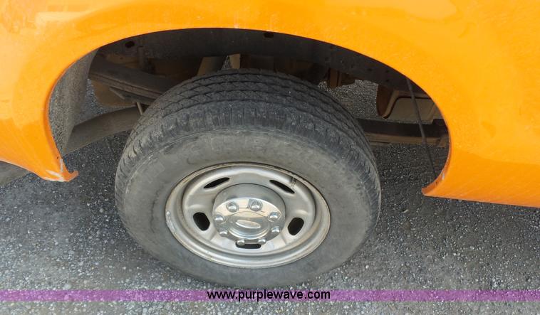 image for item J2787 2010 Ford F250 XL SuperCab pickup truck