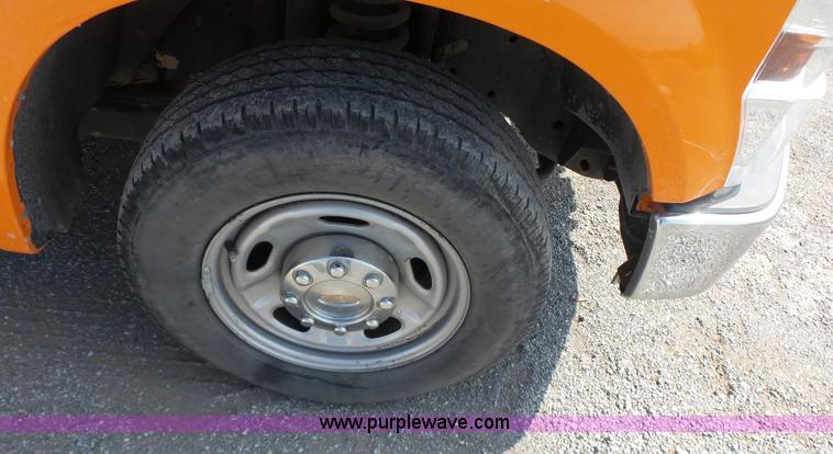 image for item J2787 2010 Ford F250 XL SuperCab pickup truck