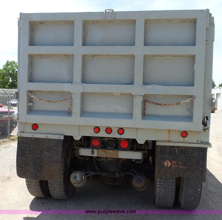 image for item J4069 1991 International 4900 dump truck