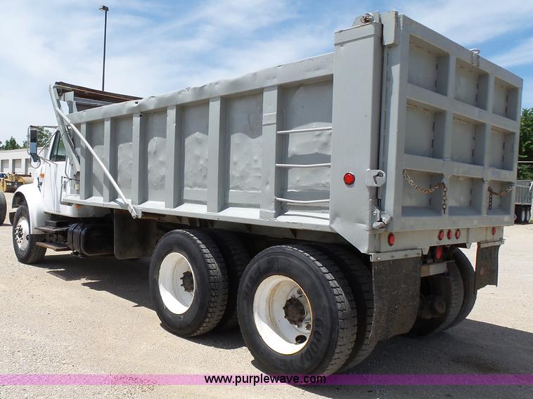 image for item J4069 1991 International 4900 dump truck