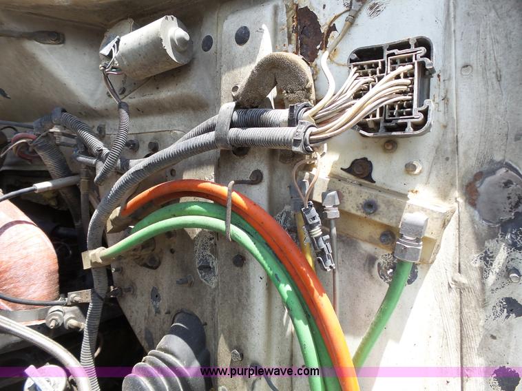 image for item J4069 1991 International 4900 dump truck