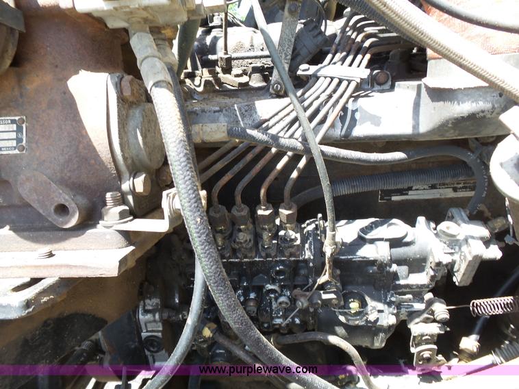 image for item J4069 1991 International 4900 dump truck