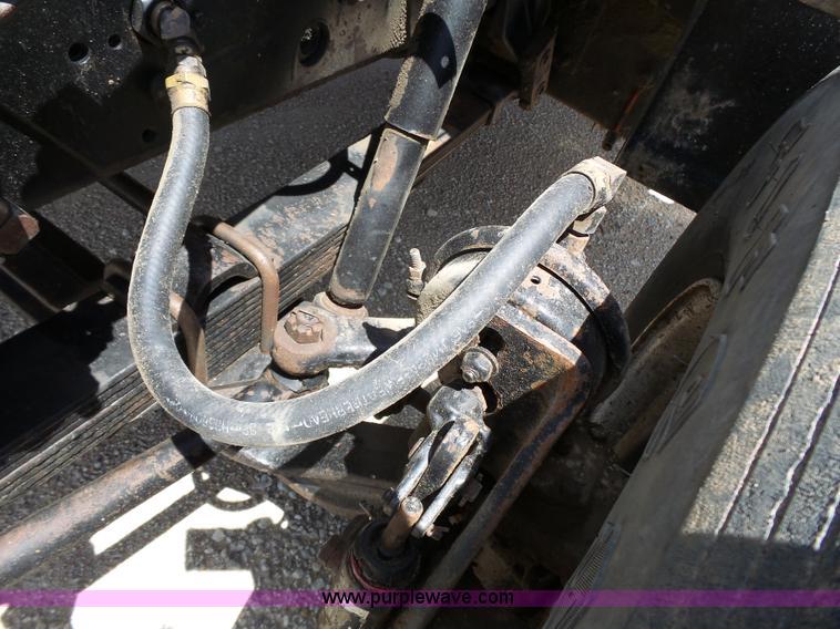 image for item J4069 1991 International 4900 dump truck