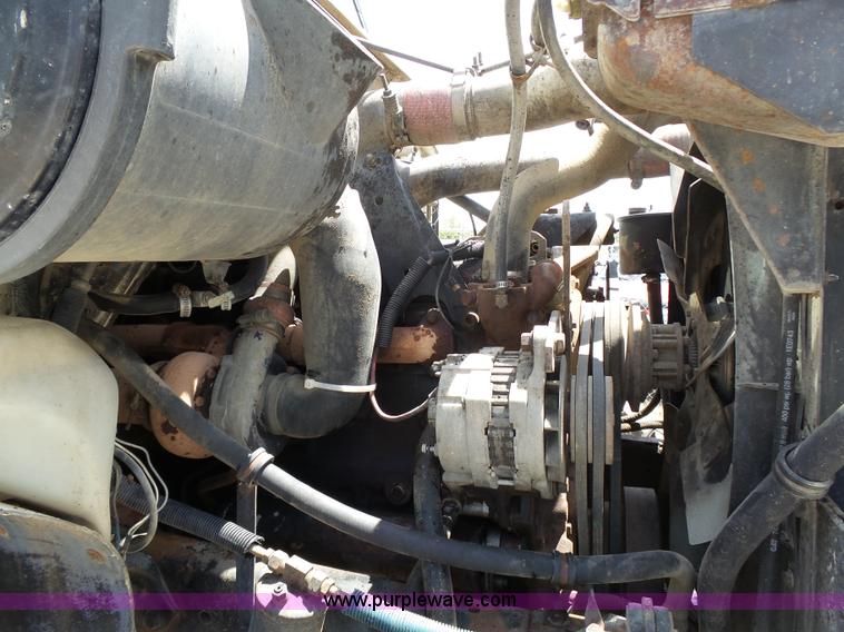 image for item J4069 1991 International 4900 dump truck