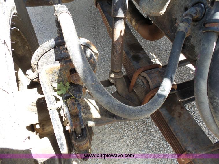 image for item J4069 1991 International 4900 dump truck