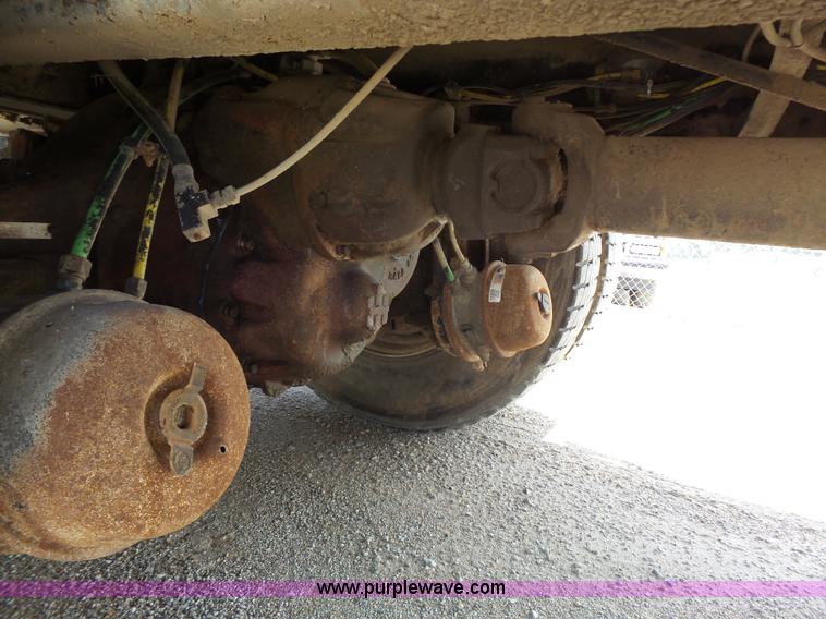 image for item J4069 1991 International 4900 dump truck