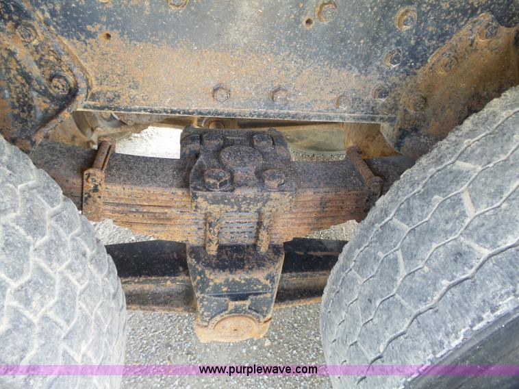 image for item J4069 1991 International 4900 dump truck
