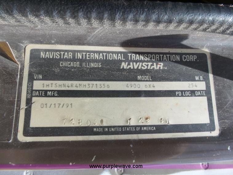 image for item J4069 1991 International 4900 dump truck