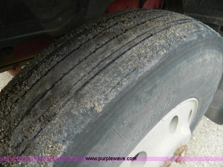 image for item J8903 1999 Mack CH613 dump truck