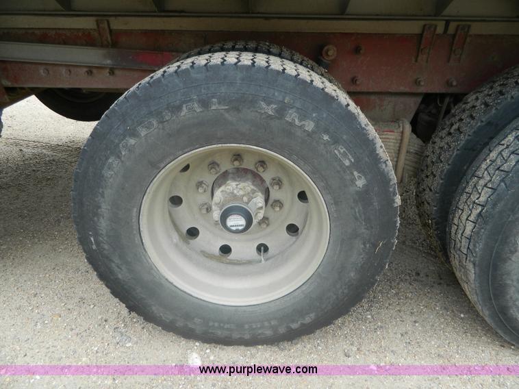 image for item J8903 1999 Mack CH613 dump truck