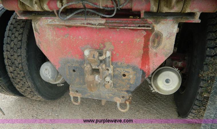 image for item J8903 1999 Mack CH613 dump truck