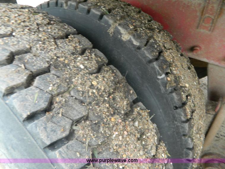 image for item J8903 1999 Mack CH613 dump truck