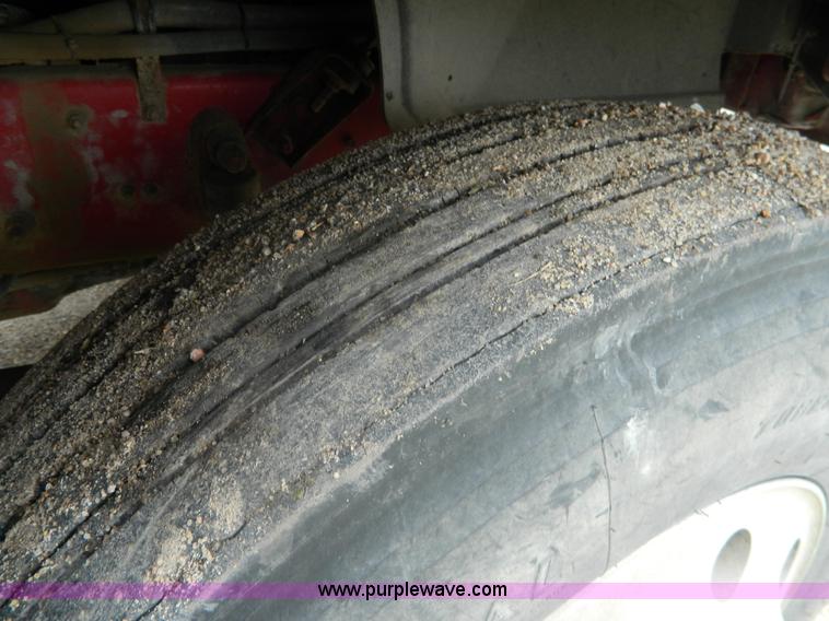 image for item J8903 1999 Mack CH613 dump truck