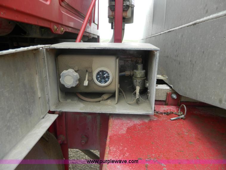 image for item J8903 1999 Mack CH613 dump truck