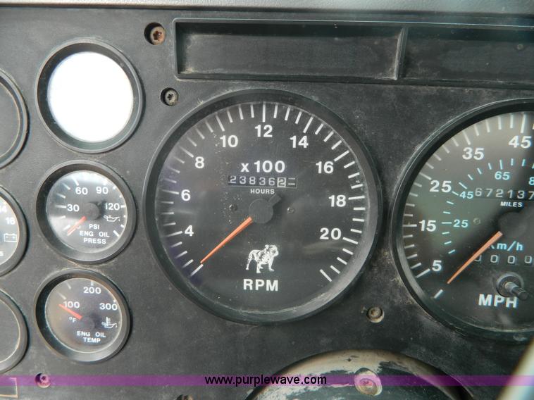 image for item J8903 1999 Mack CH613 dump truck