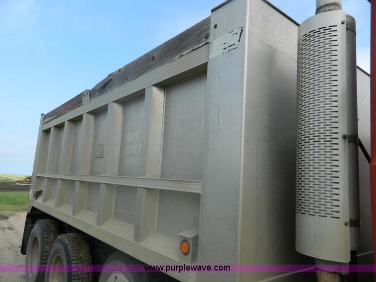 image for item J8903 1999 Mack CH613 dump truck