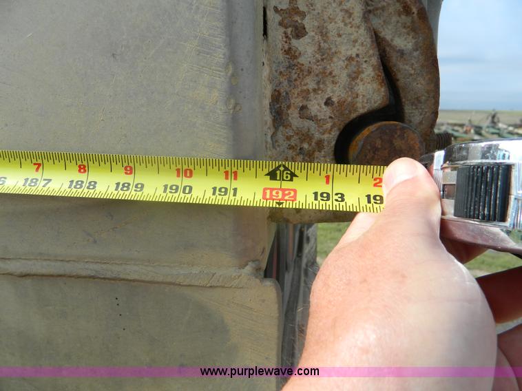 image for item J8903 1999 Mack CH613 dump truck