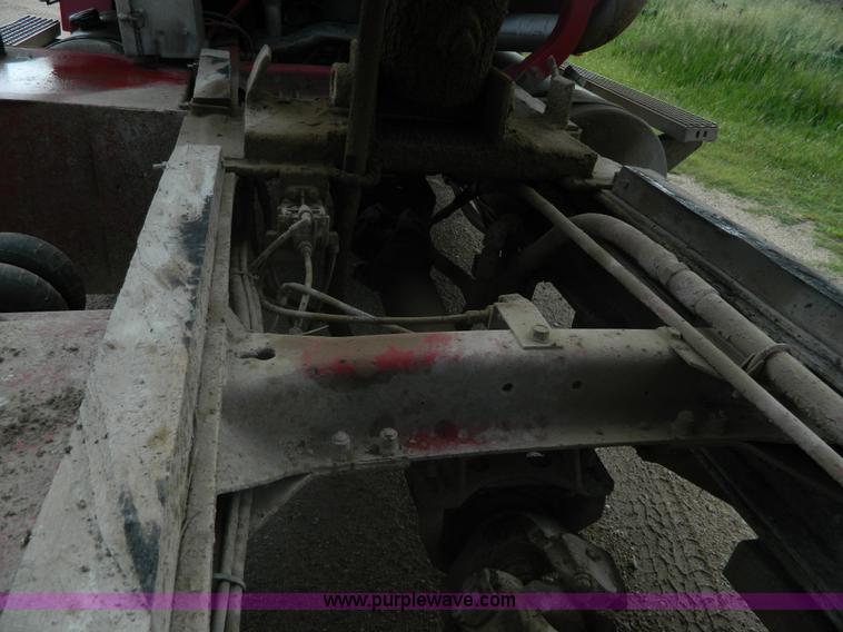 image for item J8903 1999 Mack CH613 dump truck