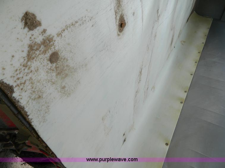 image for item J8903 1999 Mack CH613 dump truck