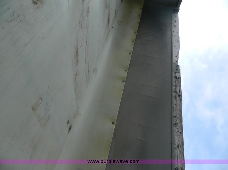 image for item J8903 1999 Mack CH613 dump truck