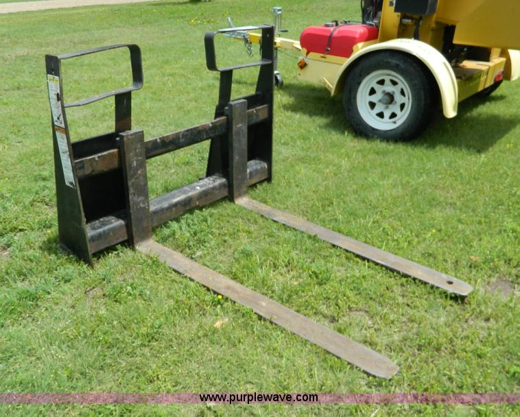 image for item J8904 Skid steer pallet forks