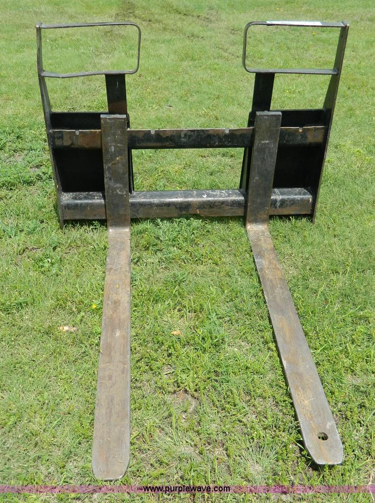image for item J8904 Skid steer pallet forks