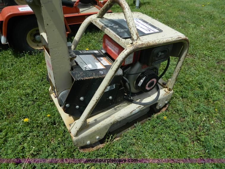 image for item J8906 2001 Ingersoll Rand BXR-200 plate compactor