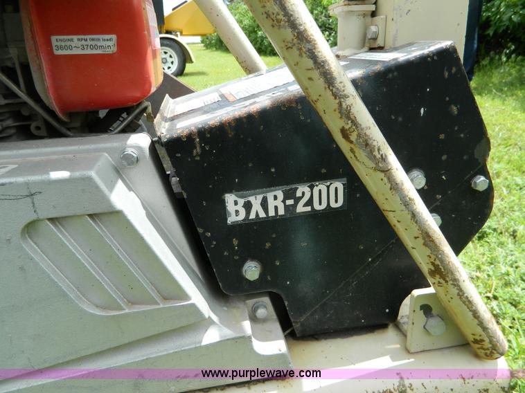 image for item J8906 2001 Ingersoll Rand BXR-200 plate compactor