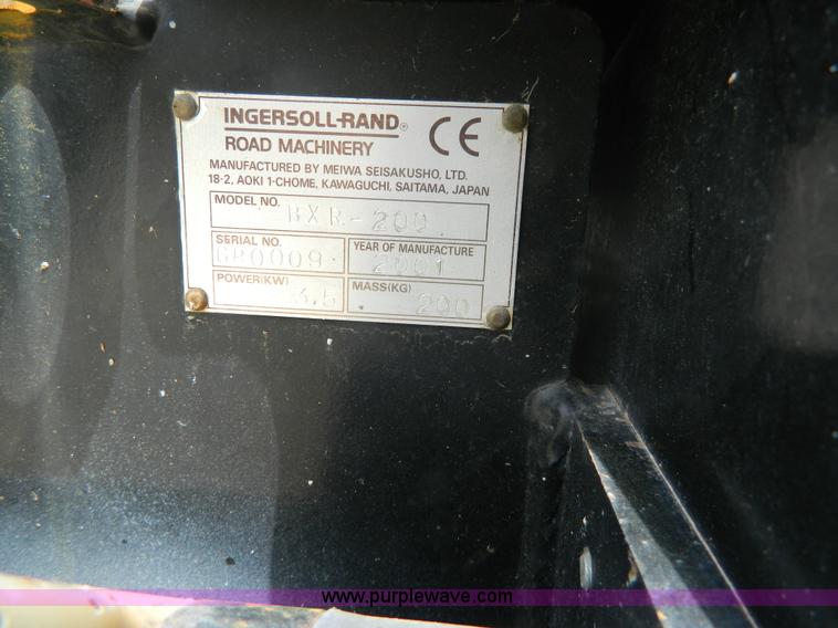 image for item J8906 2001 Ingersoll Rand BXR-200 plate compactor