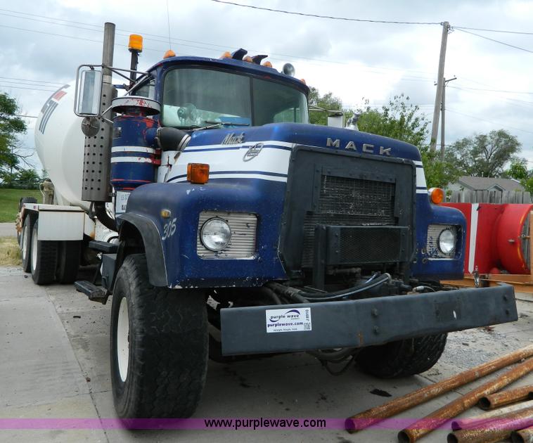 image for item J8910 1985 Mack RS688L ready mix truck