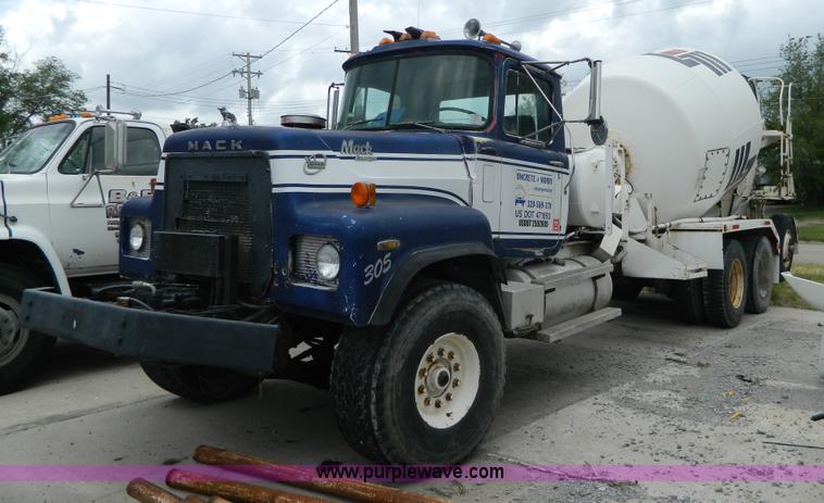 image for item J8910 1985 Mack RS688L ready mix truck