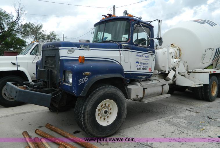 image for item J8910 1985 Mack RS688L ready mix truck
