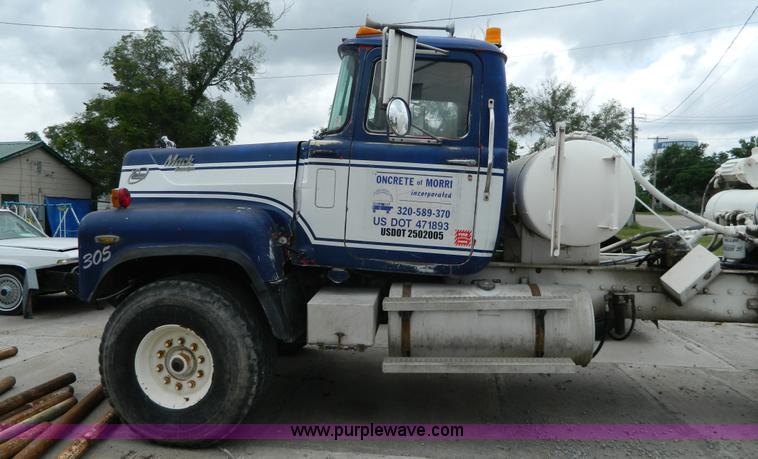 image for item J8910 1985 Mack RS688L ready mix truck