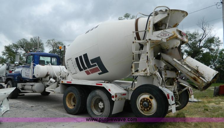 image for item J8910 1985 Mack RS688L ready mix truck