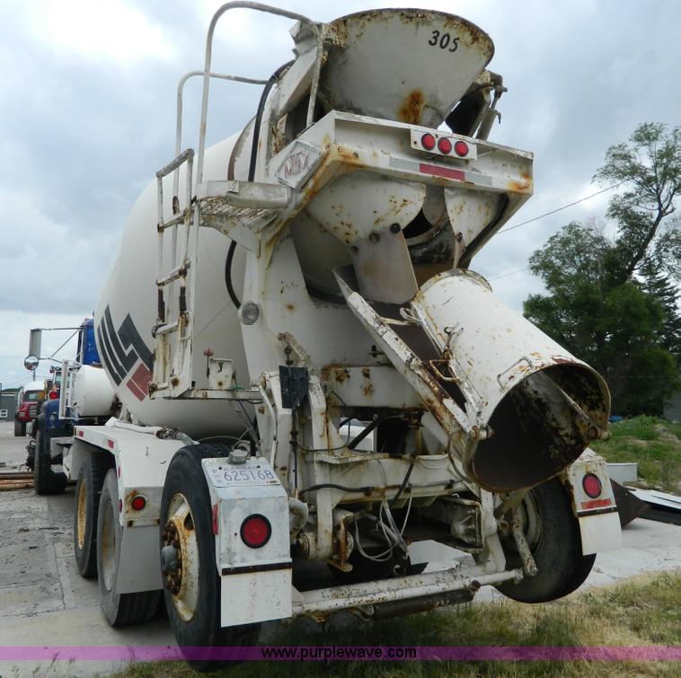 image for item J8910 1985 Mack RS688L ready mix truck
