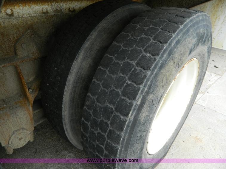 image for item J8910 1985 Mack RS688L ready mix truck