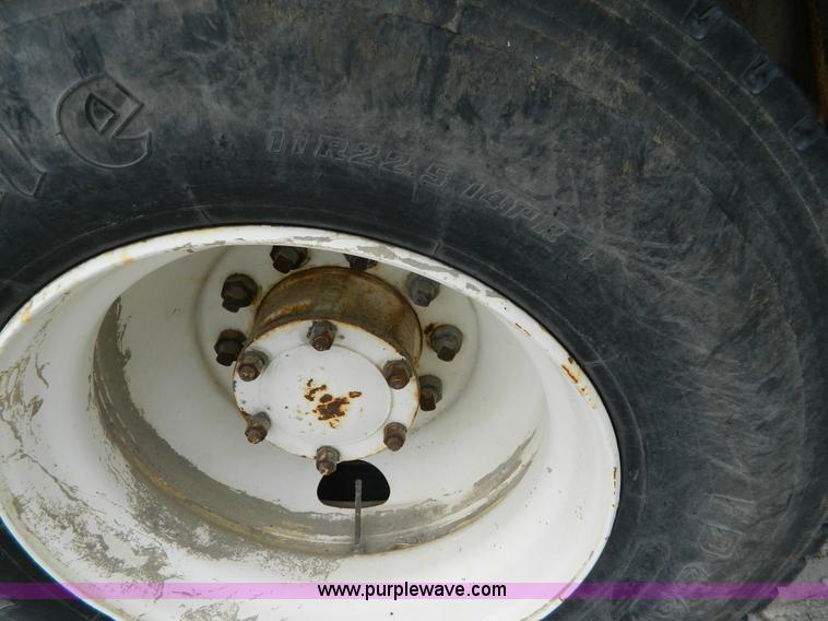 image for item J8910 1985 Mack RS688L ready mix truck