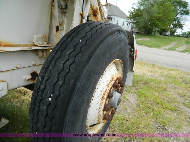 image for item J8910 1985 Mack RS688L ready mix truck