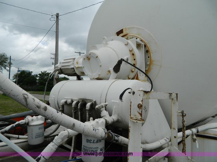 image for item J8910 1985 Mack RS688L ready mix truck