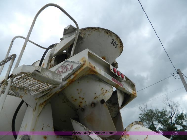 image for item J8910 1985 Mack RS688L ready mix truck