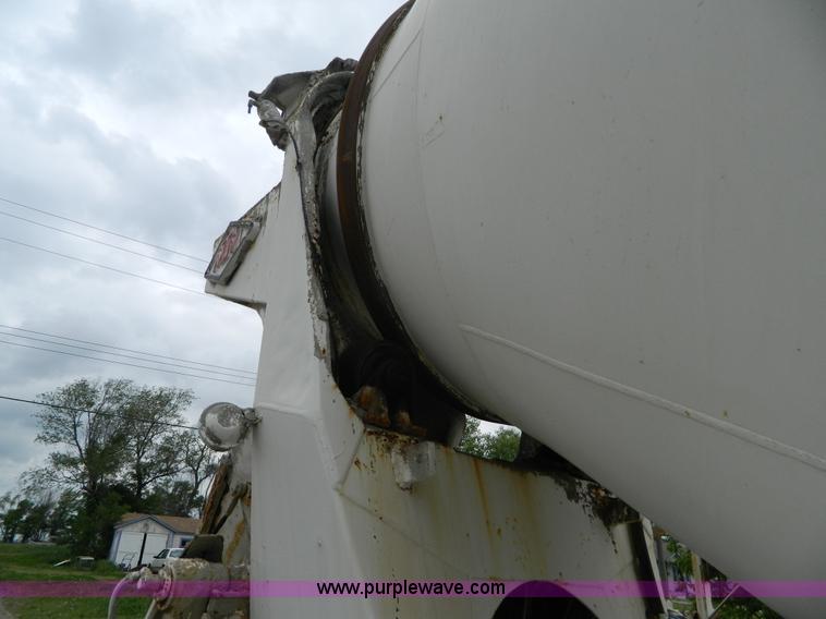 image for item J8910 1985 Mack RS688L ready mix truck