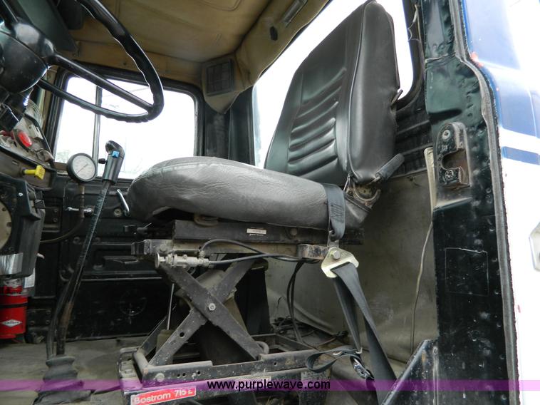 image for item J8910 1985 Mack RS688L ready mix truck