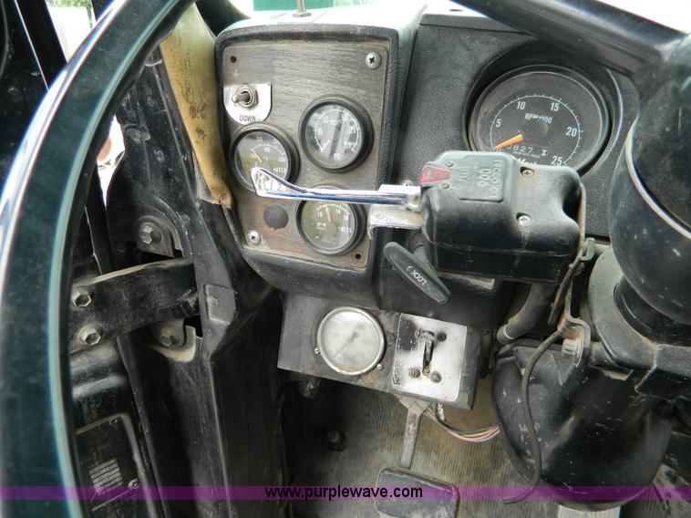 image for item J8910 1985 Mack RS688L ready mix truck