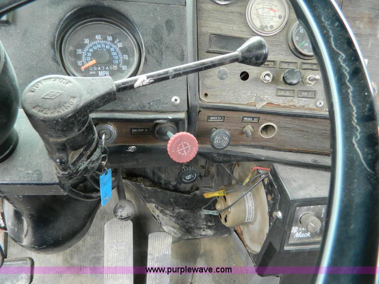 image for item J8910 1985 Mack RS688L ready mix truck